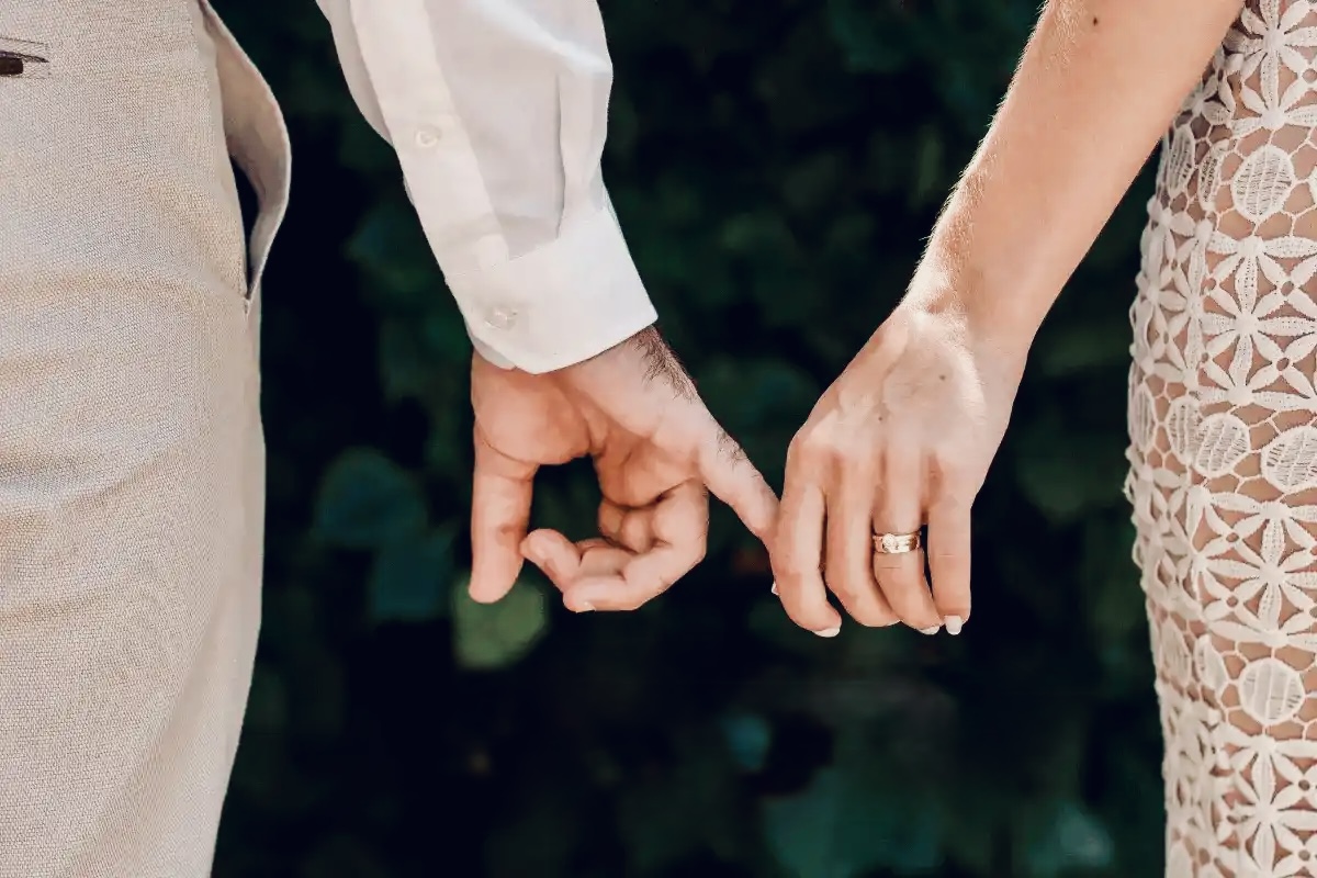 Read more about the article COUNSELLOR, COMFORTER, WIFE.